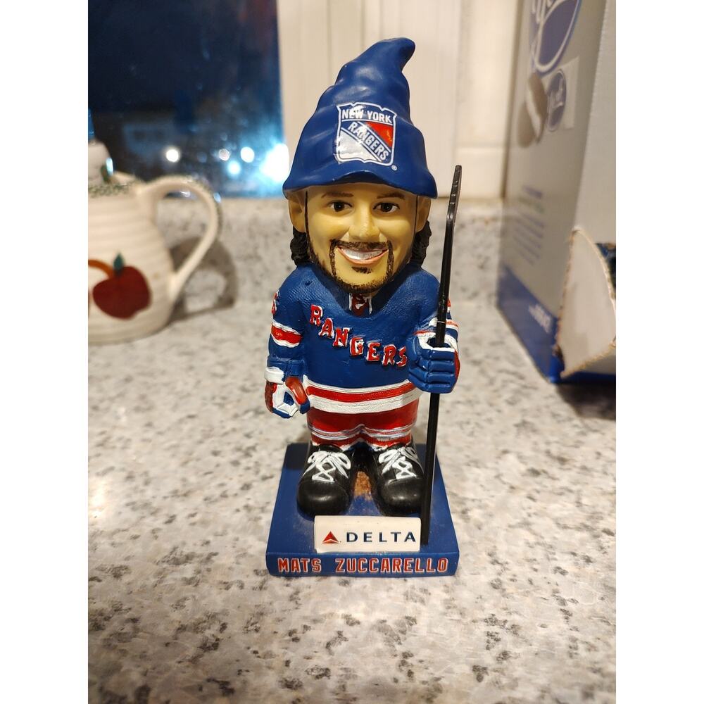 Mats ZUCCARELLO New York Rangers Zucc Gnome MSG Delta Giveaway Statue 🏒🥅🚨
